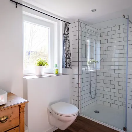 Charmante 2 Bad Und Balkon Ohne Kueche 3* Niestetal