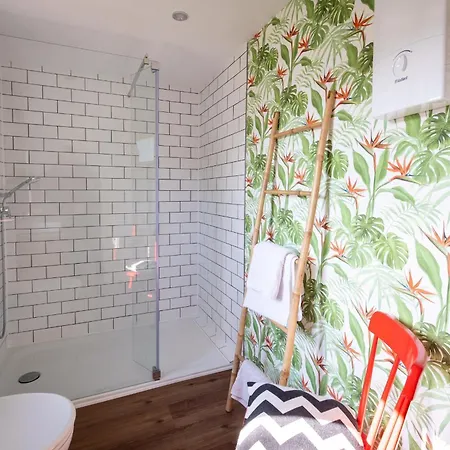 Charmante 2 Bad Und Balkon Ohne Kueche Maison d'hôtes 3*