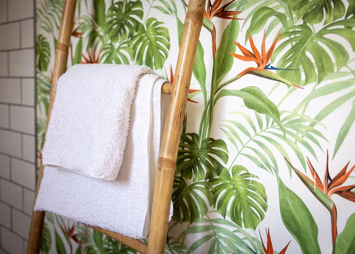 Charmante 2 Bad Und Balkon Ohne Küche Pensión